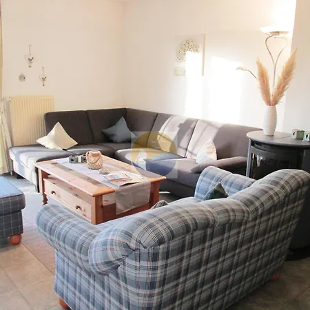 Schicke Doppelhaushaelfte In Holiday home *